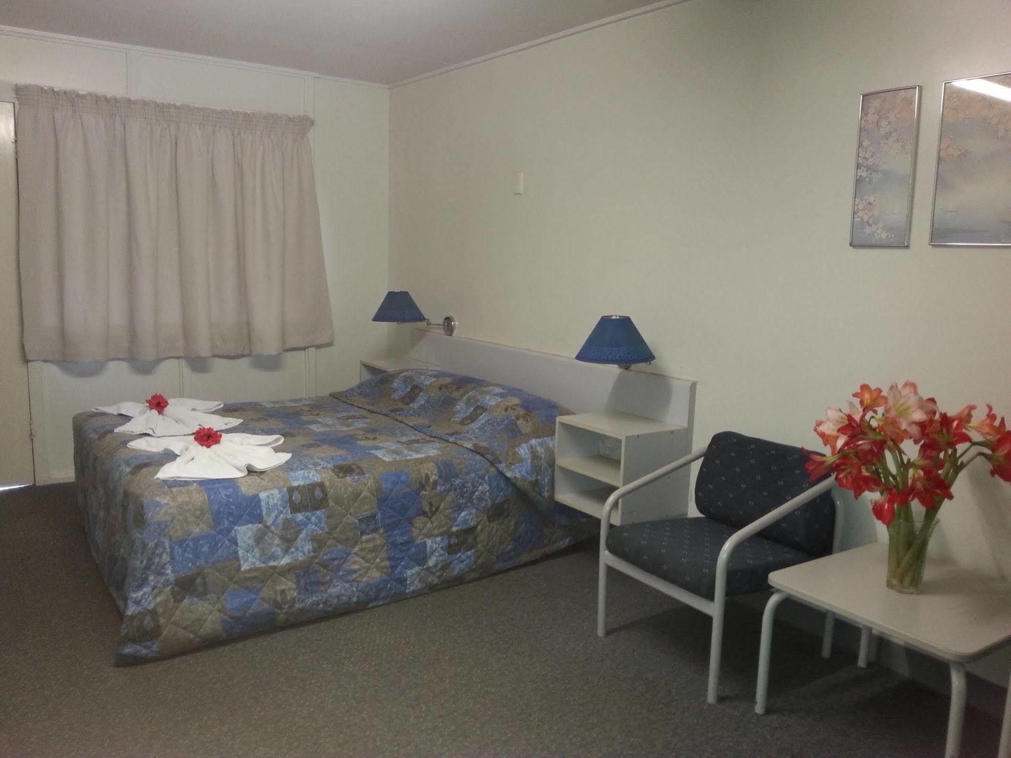 Golden Fountain Motel Rockhampton Exterior photo