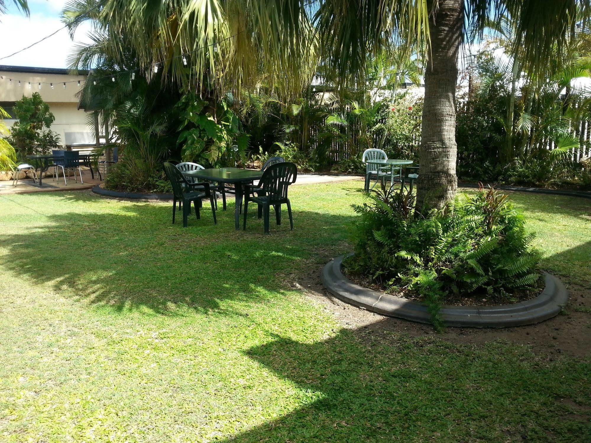 Golden Fountain Motel Rockhampton Exterior photo