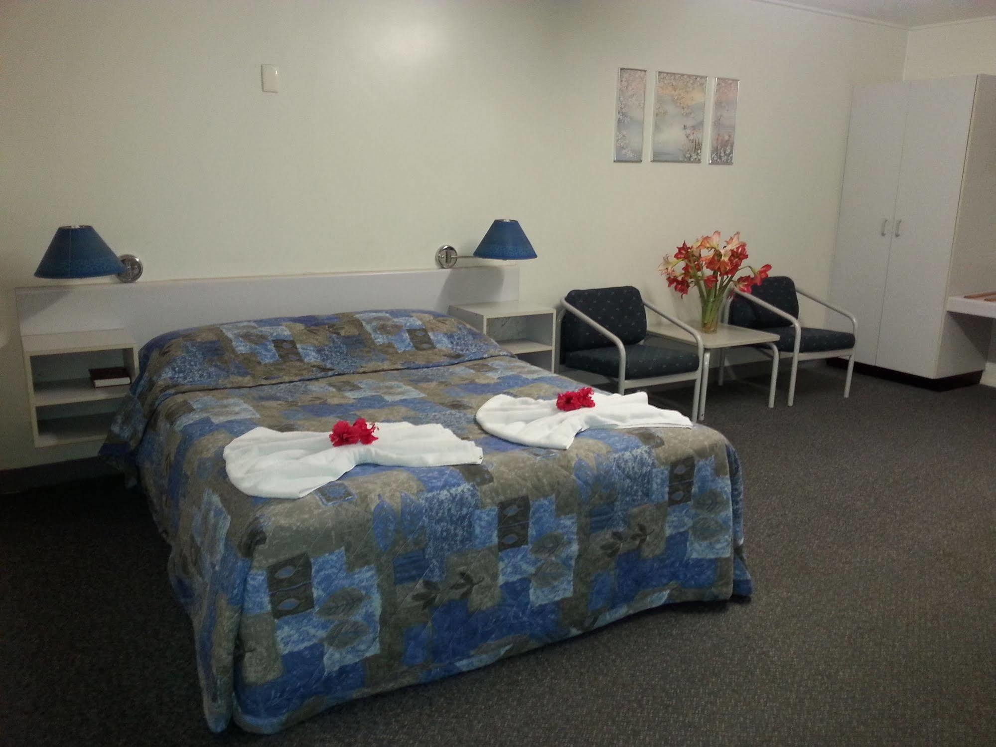Golden Fountain Motel Rockhampton Exterior photo