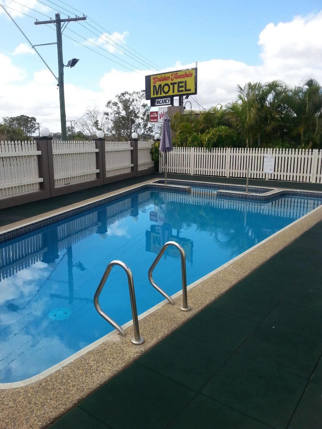 Golden Fountain Motel Rockhampton Exterior photo