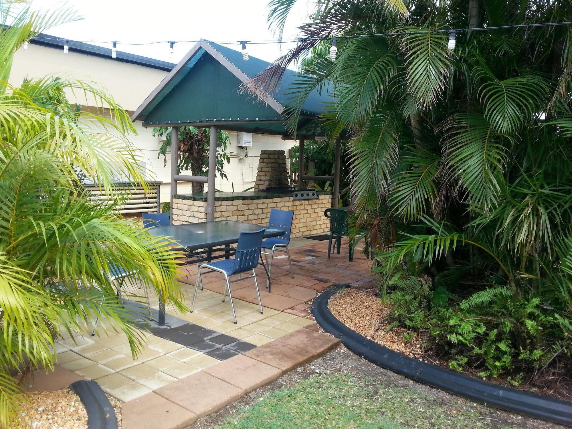 Golden Fountain Motel Rockhampton Exterior photo
